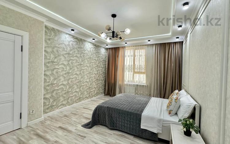 2-комнатная квартира · 80 м² · 8/12 этаж, Тургыт Озала 194 за 25 000 ₸ в Алматы, Алмалинский р-н — фото 2