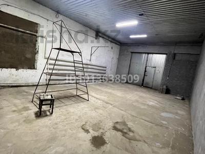 Гараж · 66 м² · мкр Айгуль, Абулхаирхана 6/10 — 100 м от ул. Абулхаирхана, район Досааф за 90 000 ₸ в Уральске