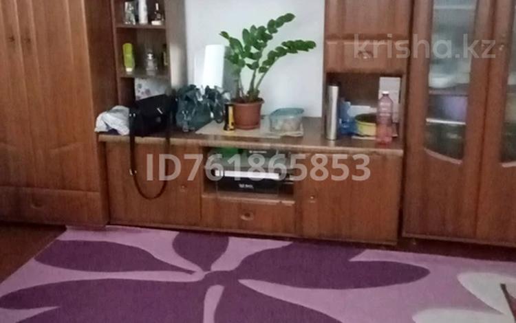 1-комнатная квартира · 40 м² · 4 этаж, мкр Шанхай 5 — За магазином Данекер за 5.5 млн 〒 в Актобе — фото 2