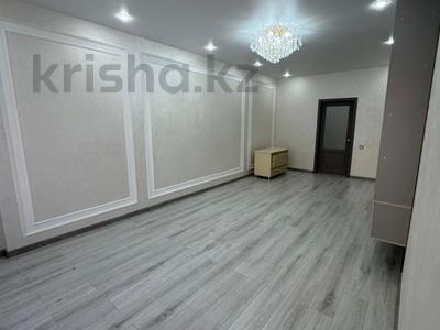 2-комнатная квартира · 99 м² · 2/9 этаж, мкр Центральный, Абая 26, 26/1, 26/2, 26/3 за 45 млн 〒 в Атырау