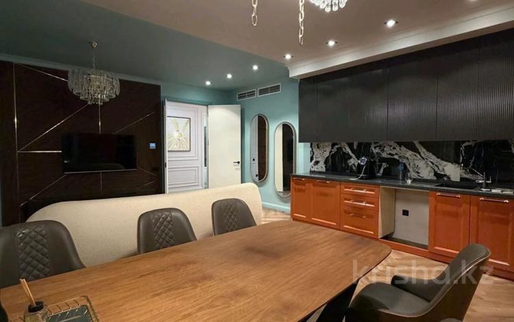 6-комнатная квартира · 400 м² · 1/3 этаж, мкр Горный Гигант, Жамакаева 252 за 3 млн ₸ в Алматы, Медеуский р-н — фото 2