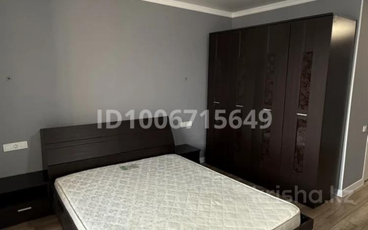 2-комнатная квартира · 75 м² · 8/12 этаж, мкр Аксай-1, Райымбека 522/1 за 300 000 ₸ в Алматы, Ауэзовский р-н — фото 2