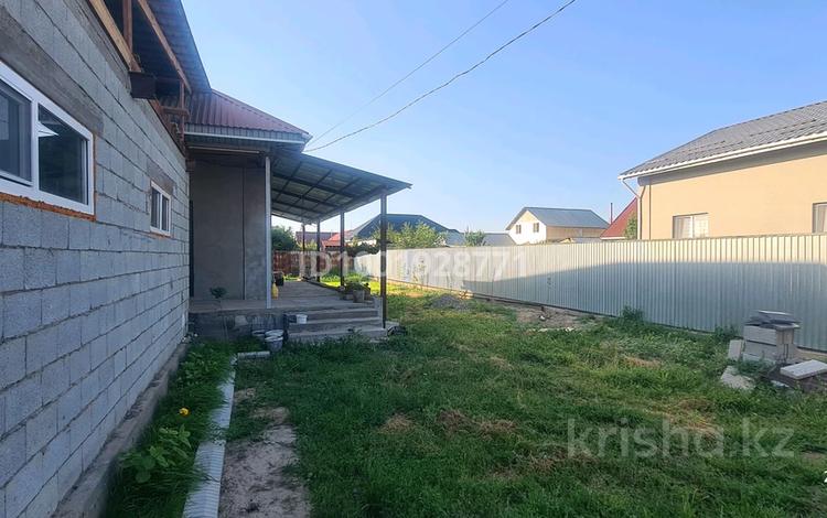 Отдельный дом · 2 комнаты · 80 м² · 8 сот., Мкр.Жайнак, улАксай 53 за 45 млн ₸ в Боралдае (Бурундай) — фото 2