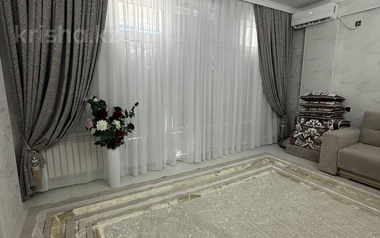 2-бөлмелі пәтер · 90 м² · 2/10 қабат, Шарипова 28, бағасы: 42 млн ₸ в Атырау, мкр Жилгородок — фото 2