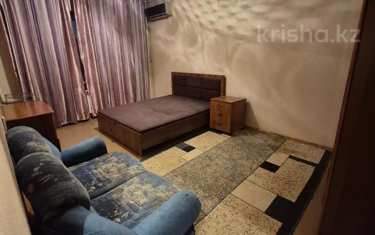 1-комнатная квартира · 40 м² · 7/9 этаж, мкр Аксай-1 23 за 200 000 ₸ в Алматы, Ауэзовский р-н — фото 2