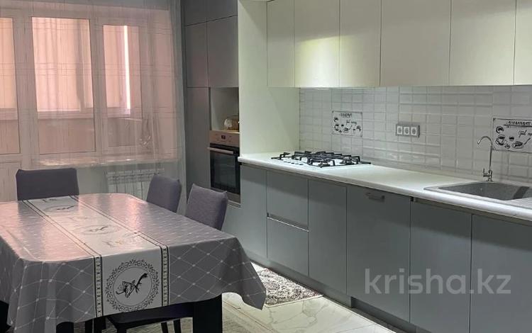 4-комнатная квартира · 135 м² · 7/9 этаж, мкр. Алтын орда за 50.5 млн 〒 в Актобе — фото 2