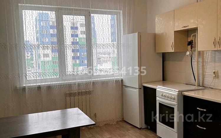 1-комнатная квартира, 40 м², 5/9 этаж помесячно, мкр Шугыла 341/1к3 за 180 000 〒 в Алматы, Наурызбайский р-н — фото 5