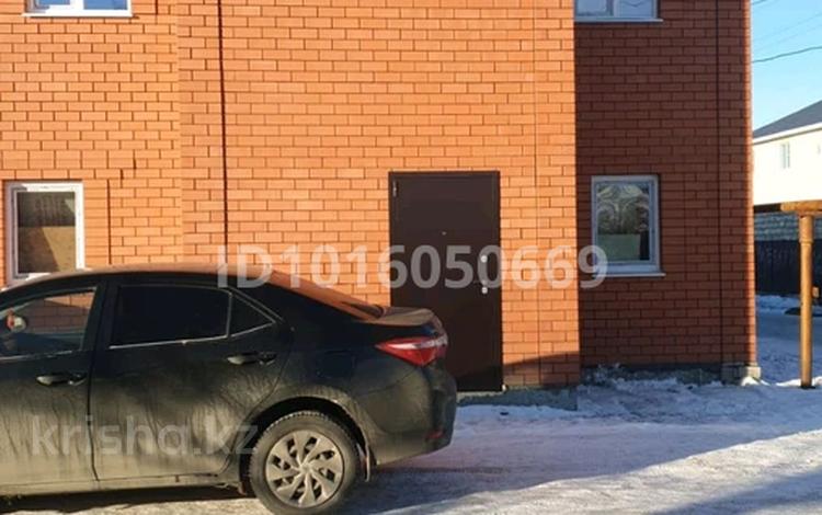 Офисы, магазины и бутики, склады, салоны красоты, образование, конференц-залы, кабинеты и рабочие места, студии · 50 м² за 120 000 ₸ в Актобе, жилой массив Заречный-1 — фото 2