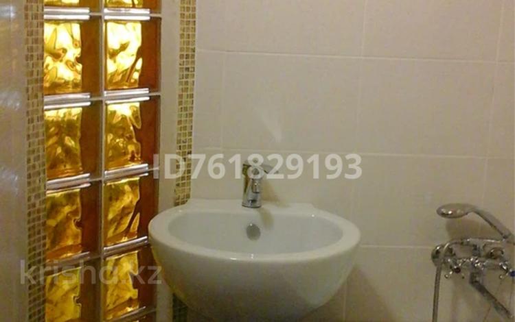 1-комнатная квартира · 54 м² · 2/9 этаж, мкр Северо-Восток 20 за 150 000 ₸ в Уральске — фото 5