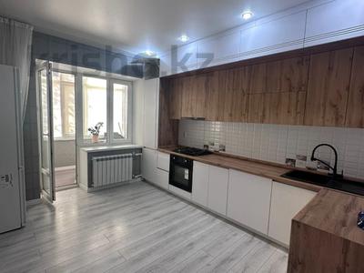 4-комнатная квартира · 89 м² · 1/5 этаж, мкр. Алтын орда, Молдагуловой 50б за 39 млн 〒 в Актобе