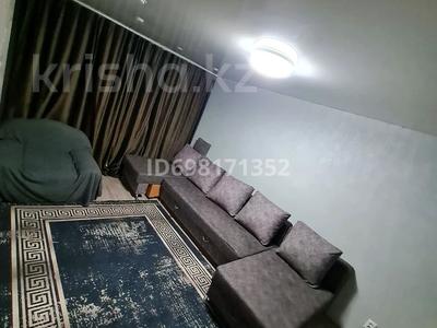 3-бөлмелі пәтер · 54 м² · 1/5 қабат, Жаңа қала ш/а., Нуркена абдирова 6, бағасы: 15 000 ₸ в Караганде, Казыбек би р-н