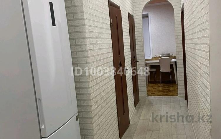 2-комнатная квартира · 64 м² · 1/2 этаж, Майкудук, архитектурная 11 за 15 млн 〒 в Караганде, Алихана Бокейханова р-н — фото 2