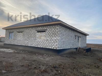 Отдельный дом · 4 комнаты · 204.6 м² · 8 сот., мкр Зарослый, 30 10 — Находится возле трассы,видно за 13 млн ₸ в Атырау