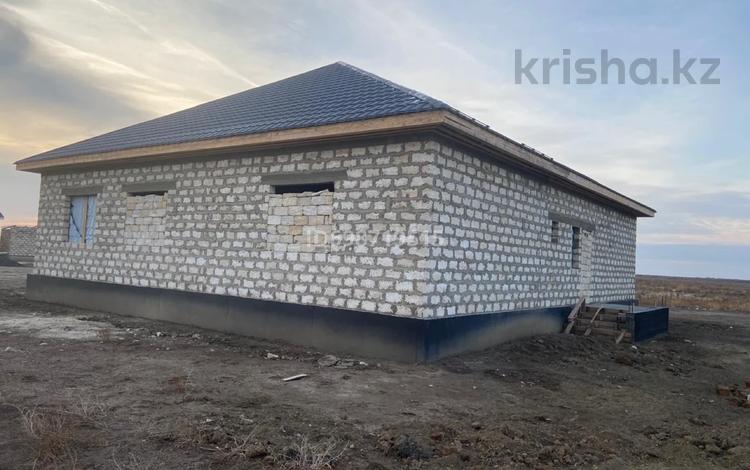 Отдельный дом · 4 комнаты · 204.6 м² · 8 сот., мкр Зарослый, 30 10 — Находится возле трассы,видно за 13 млн ₸ в Атырау — фото 3