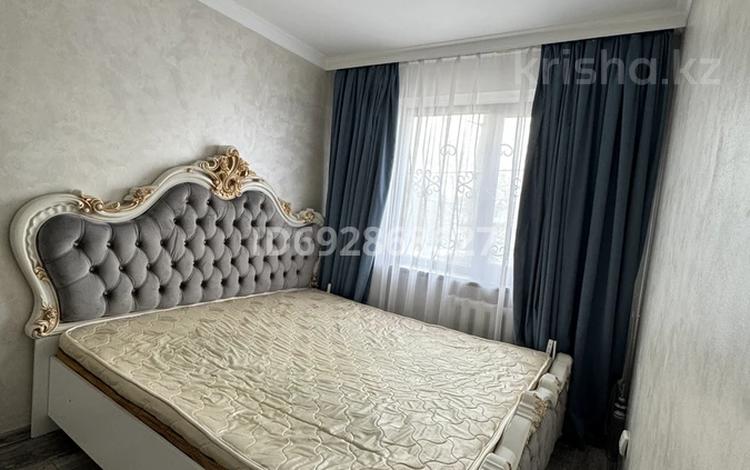 3-бөлмелі пәтер, 56 м², 2/4 қабат ай сайын, мкр №1 39, бағасы: 350 000 〒 в Алматы, Ауэзовский р-н — фото 2