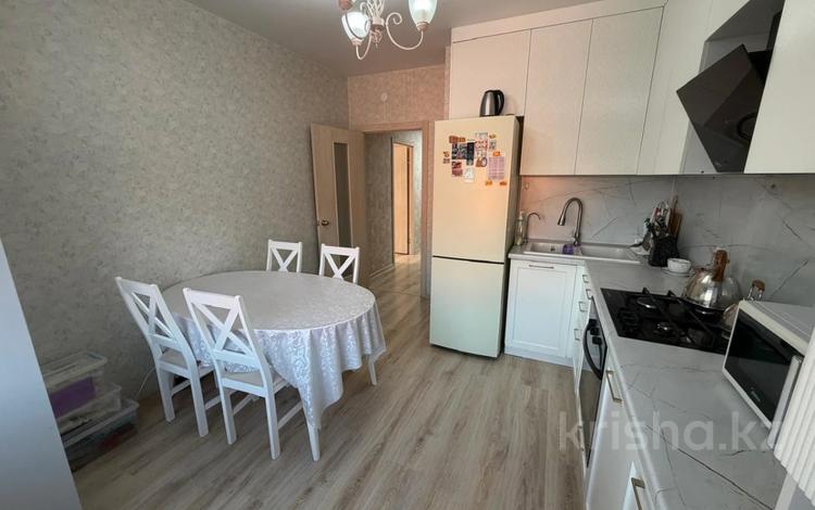 3-бөлмелі пәтер · 73.8 м² · 8/9 қабат, Микрорайон Береке 57, бағасы: 39.5 млн ₸ в Костанае — фото 2