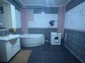 2-бөлмелі пәтер · 100 м² · 10/16 қабат, Кулманова 1B, бағасы: 43 млн ₸ в Атырау — фото 2
