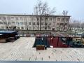 2-бөлмелі пәтер · 80 м² · 2/10 қабат, Байтурсынова 35/7, бағасы: 49 млн ₸ в Шымкенте, Аль-Фарабийский р-н — фото 17
