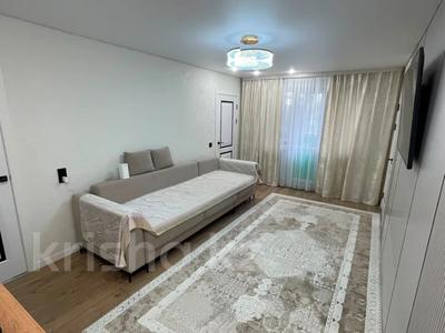 3-комнатная квартира · 46 м² · 2/5 этаж, Майкудук, 12й микрорайон за 14 млн ₸ в Караганде, Алихана Бокейханова р-н