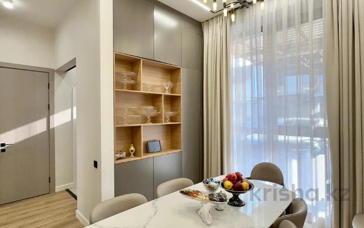 5-бөлмелі пәтер · 162 м², Талжанова 1А, бағасы: 245 млн ₸ в Алматы, Наурызбайский р-н — фото 32