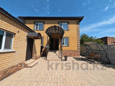 Отдельный дом · 5 комнат · 280 м² · 4 сот., Богенбай батыра 84 за 95 млн 〒 в Семее