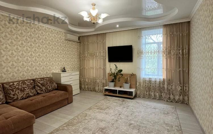 2-комнатная квартира · 70 м² · 2/2 этаж, мкр Жилгородок, Бейбитшилик 21 за 180 000 ₸ в Актобе — фото 2
