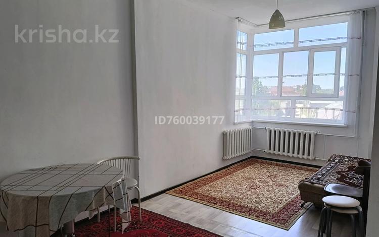 2-бөлмелі пәтер · 70 м² · 3/6 қабат · ай сайын, мкр 12, Мкр 12 букенбай батыра 32 — Остановка Кендала около санкибай батыра, бағасы: 150 000 〒 в Актобе, мкр 12 — фото 2