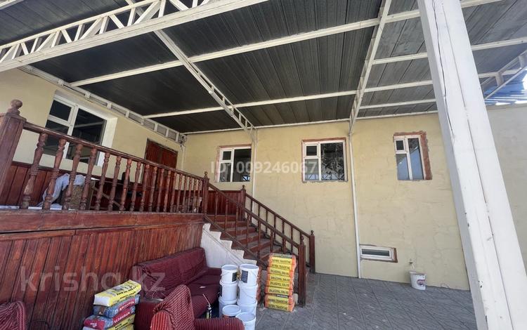 Свободное назначение, офисы, магазины и бутики, склады, общепит, салоны красоты, сельское хозяйство, бани, гостиницы и зоны отдыха, медцентры и аптеки, образование, развлечения · 500 м² за 150 млн 〒 в Таразе — фото 2