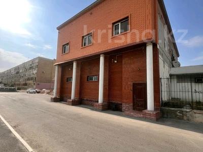 Офисы, магазины и бутики, бани, гостиницы и зоны отдыха · 380 м² за 73 млн 〒 в Актау, 8-й мкр