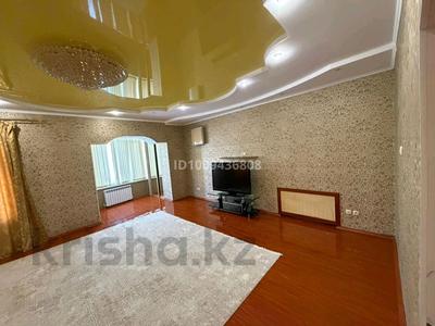 3-бөлмелі пәтер · 118 м² · 2/5 қабат, Ескалиева 297, бағасы: 50 млн ₸ в Уральске