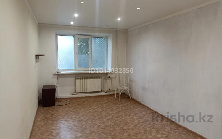 1-комнатная квартира · 35 м² · 1/5 этаж, мкр 11, Смагулова 1А за 90 000 ₸ в Актобе — фото 2