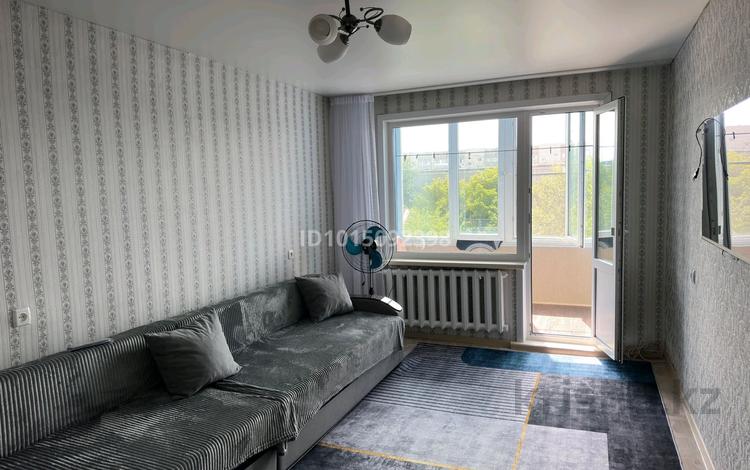 2-комнатная квартира · 50 м² · 5/5 этаж, Льва Толстого 17 за 220 000 ₸ в Усть-Каменогорске — фото 2