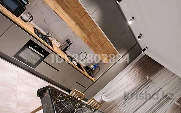 Отдельный дом · 6 комнат · 240 м² · 6 сот., мкр Азаулы, Белая казарма деркул радость 6 за 36 млн ₸ в Уральске — фото 2
