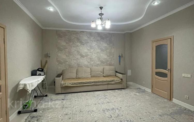 2-комнатная квартира, 96.4 м², 3/8 этаж, Санкибац батыра за 37.5 млн 〒 в Актобе — фото 2