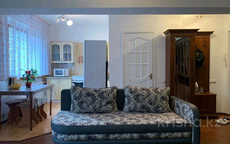 1-комнатная квартира · 34 м² · 4/5 этаж, Жибек жолы 13 за 270 000 ₸ в Алматы, Медеуский р-н — фото 2