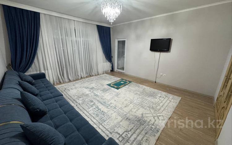 3-комнатная квартира · 82 м² · 5/10 этаж, Куаныша Толеметова 50/6 за 230 000 ₸ в Шымкенте, Абайский р-н — фото 2