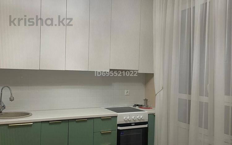 1-комнатная квартира · 37 м² · 12/22 этаж, Бектурова 4/1 за 230 000 ₸ в Астане, Есильский р-н — фото 2