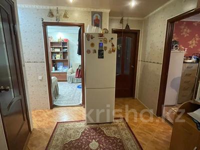 3-комнатная квартира · 58.4 м² · 2/5 этаж, мкр 8, братьев жубановых за 17 млн ₸ в Актобе