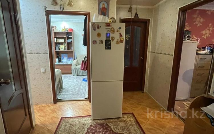 3-комнатная квартира · 58.4 м² · 2/5 этаж, мкр 8, братьев жубановых за 17 млн ₸ в Актобе — фото 2