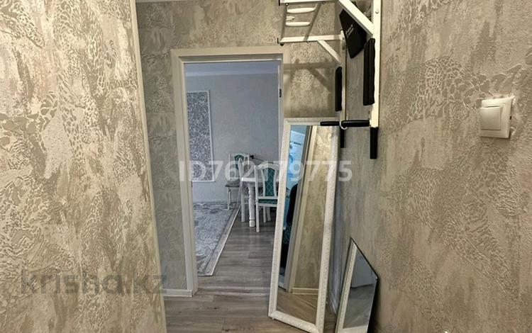 2-бөлмелі пәтер · 45 м² · 5/5 қабат, Строитель ш/а., Циалковского — Магазин Жайық, бағасы: 150 000 ₸ в Уральске, мкр Строитель — фото 2