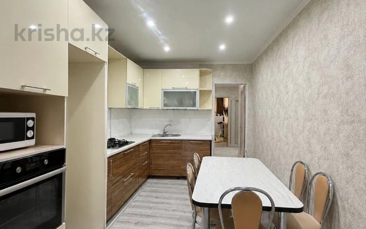 3-комнатная квартира · 90 м² · 10/10 этаж, мкр 12 за 26.5 млн ₸ в Актобе — фото 2