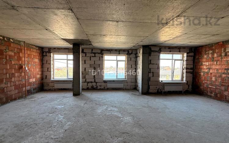3-комнатная квартира · 85 м² · 4/10 этаж, Абая 26, 26/1, 26/2, 26/3 за 28 млн ₸ в Атырау — фото 2
