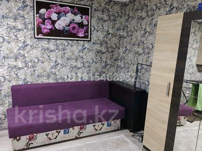 1-комнатная квартира · 30 м² · 2/5 этаж, мкр Новый Город 9 за 12 000 ₸ в Караганде, Казыбек би р-н
