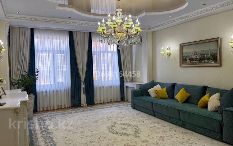 4-комнатная квартира · 163 м² · 1/10 этаж, 17-й мкр 18 за 75 млн 〒 в Актау — фото 8