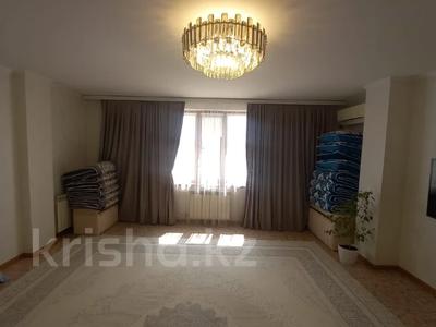 4-комнатная квартира · 112.2 м² · 7/7 этаж, проспект Алии Молдагуловой за 30.5 млн 〒 в Актобе