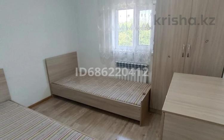 1-комнатная квартира, 25 м², 2/2 этаж помесячно, Тлендиева 209 — Пр. Абая