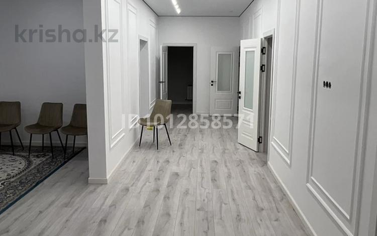 Отдельный дом · 5 комнат · 200 м² · 6 сот., 7я линия 363 — Мкр Гульдер за 500 000 ₸ в  — фото 2