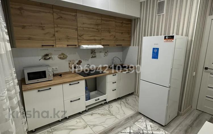 1-комнатная квартира, 40 м², 3/9 этаж помесячно, Төле би 46