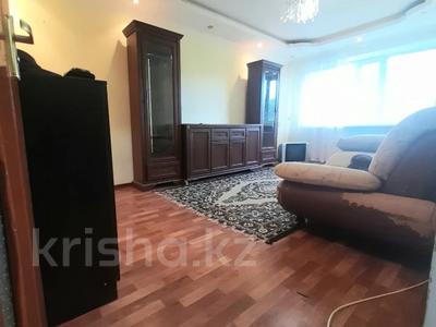 3-комнатная квартира, 64 м², 5/5 этаж, мкр Юго-Восток, Строителей 17 за 18 млн 〒 в Караганде, Казыбек би р-н