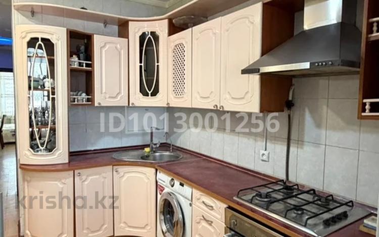 3-комнатная квартира · 65 м² · 4/5 этаж, 27-й мкр 28 за 200 000 ₸ в Актау — фото 2